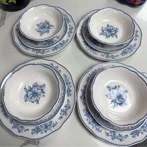 Pioneer Woman Agatha Blue Dinnerware Set - 12 pieces